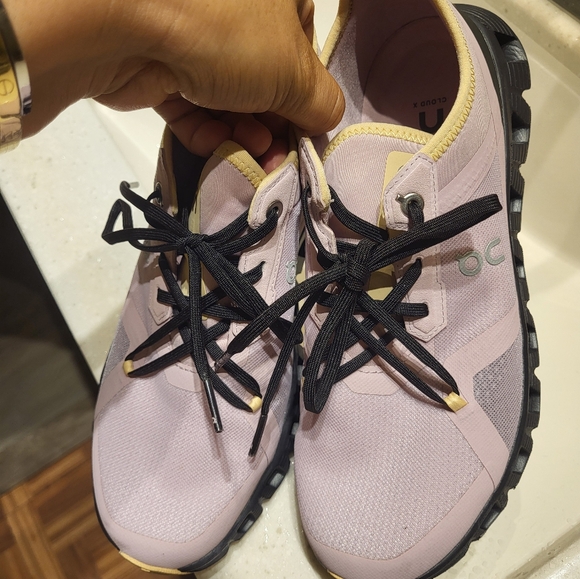 Dusty Pink Low-Top Sneakers with Chunky Black Sole - Picture 3 of 5